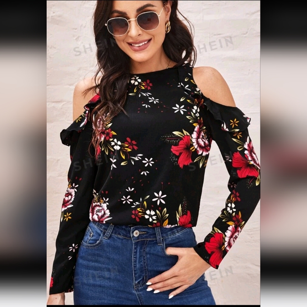 SHEIN Cold shoulder Top💙